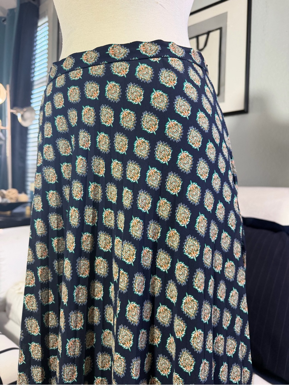 Banana Republic Navy and Cream Geometric Maxi Skirt - Picture 5 of 8